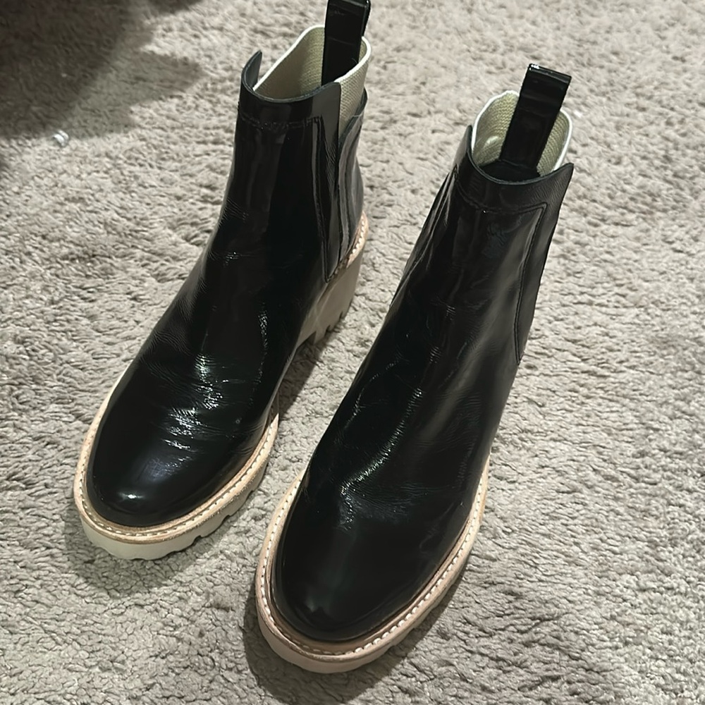 Dolce vita boots. Barely worn. Some creasing in the front.